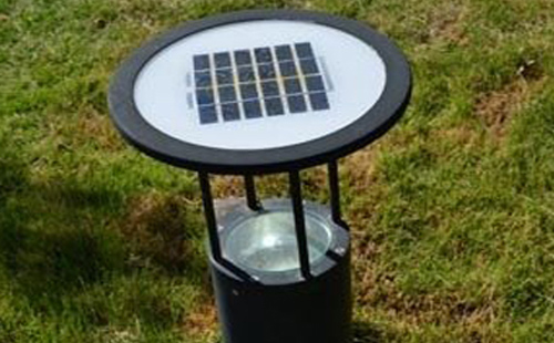 芒康别墅庭院氛围营造：草坪灯选型与布光技巧