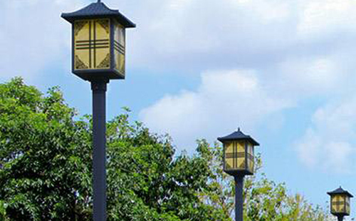 芒康庭院灯安装间距与布灯设计全解析